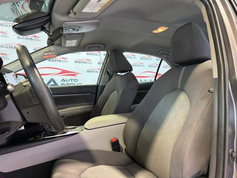 Used 2022 Toyota Camry LE image 33