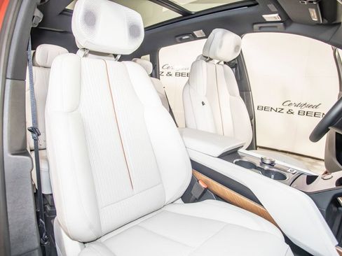 Used 2027 Cadillac Vistiq Sport w/ LPO, Floor Liner Package AWD/4WD image 20