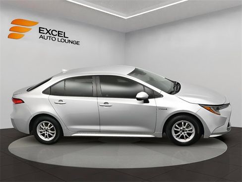 Used 2020 Toyota Corolla LE image 42