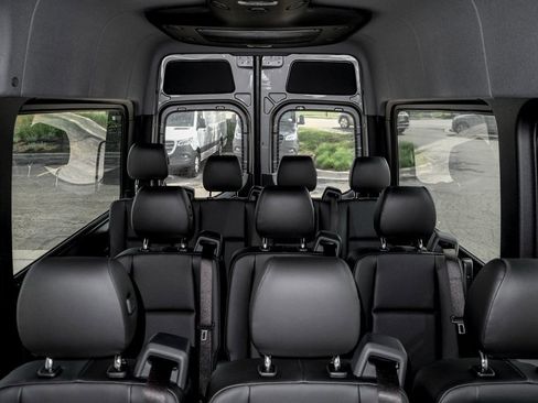 Used 2025 Mercedes-Benz Sprinter 2500 image 22