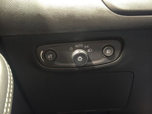 Used 2023 Buick Encore GX Select w/ Sport Touring Package image 31