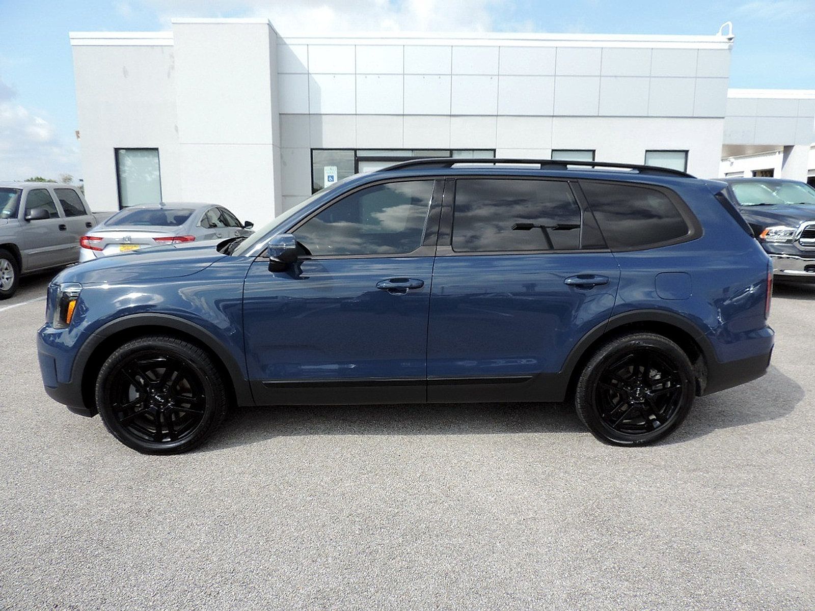 Used 2024 Kia Telluride EX X-Line AWD/4WD image 8