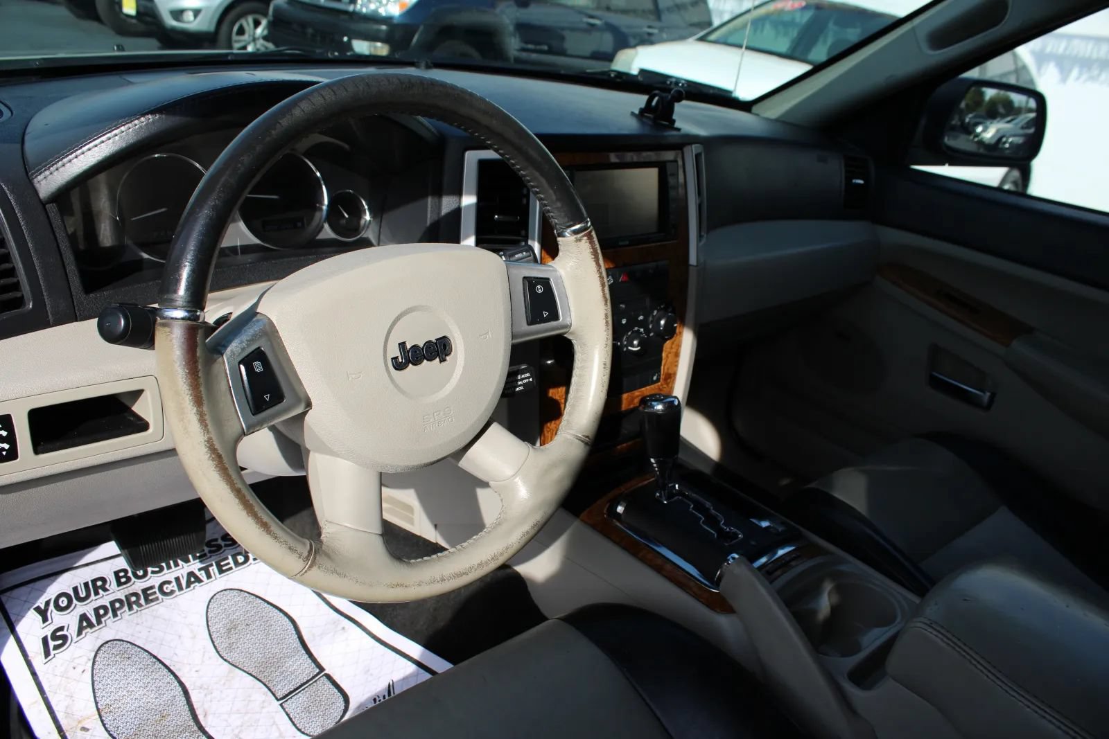 Used 2010 Jeep Grand Cherokee Limited w/ Trailer Tow Group IV AWD/4WD image 44