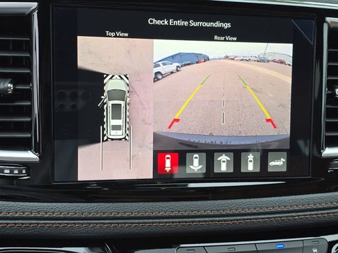 New 2026 Chrysler Pacifica Pinnacle image 25