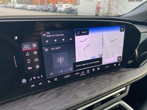 Certified 2025 Audi Q5 2.0T Premium Plus w/ Premium Plus image 18