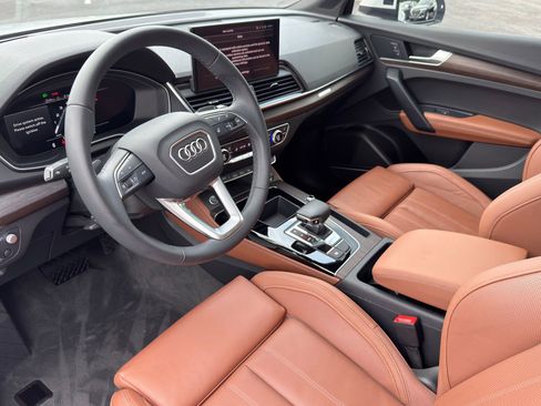 Used 2023 Audi Q5 2.0T Prestige w/ Prestige Package AWD/4WD image 9