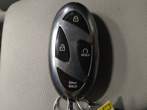 Used 2025 Hyundai Elantra Limited FWD image 32