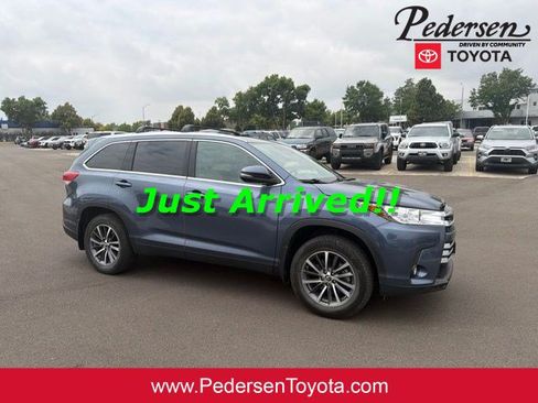 Used 2019 Toyota Highlander XLE AWD/4WD image 1