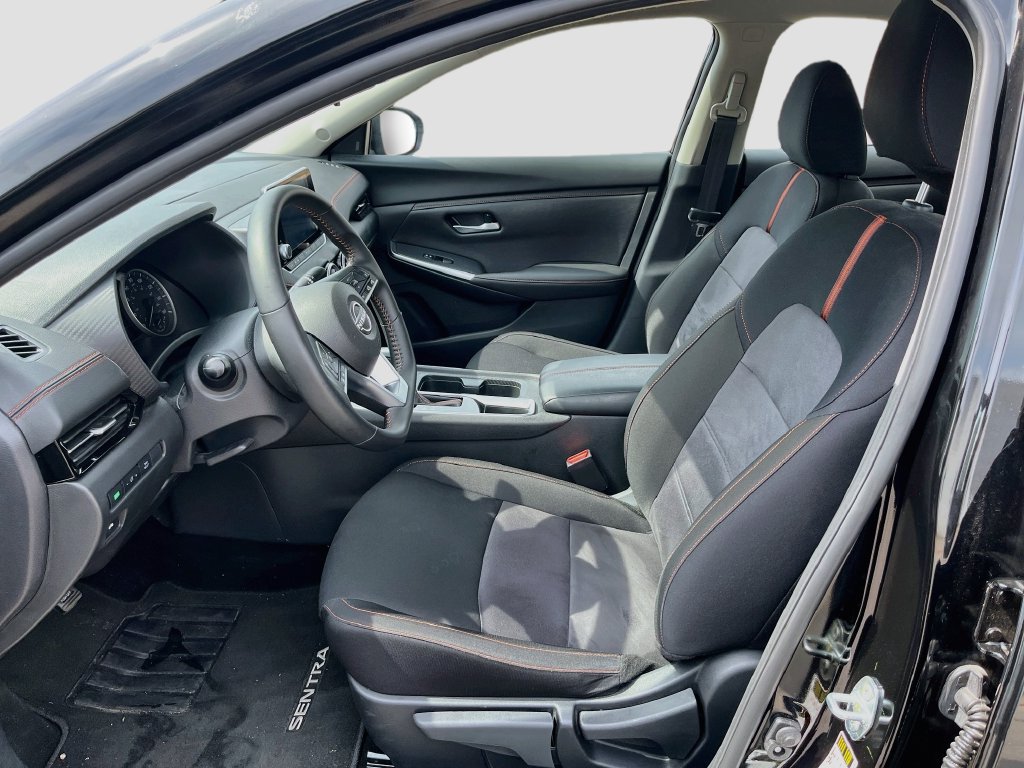 Used 2025 Nissan Sentra SR FWD image 20
