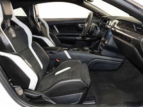 Used 2021 Ford Mustang Shelby GT500 w/ Carbon Fiber Track Pack image 47