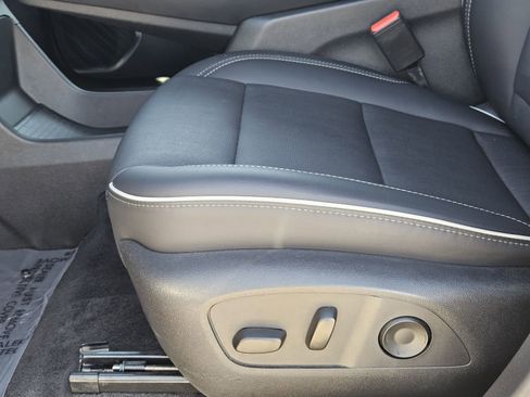 Used 2025 Buick Enclave Preferred image 32