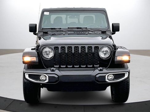 Certified 2022 Jeep Gladiator Sport image 3