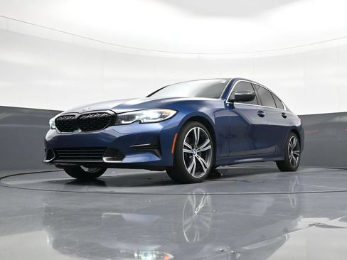 Used 2021 BMW 330i Sedan w/ Convenience Package RWD image 18