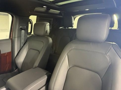 New 2026 Land Rover Defender 90 X-Dynamic SE AWD/4WD image 6