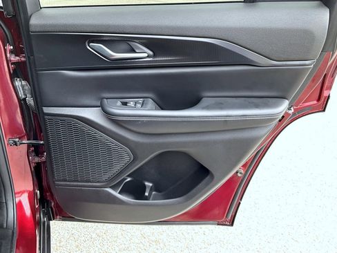 Used 2023 Jeep Grand Cherokee Altitude image 18