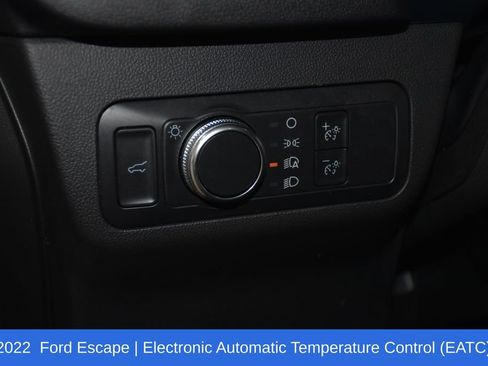 Used 2022 Ford Escape SE w/ SE Sport Appearance Package image 9