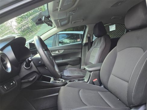 Used 2020 Kia Forte LXS image 2