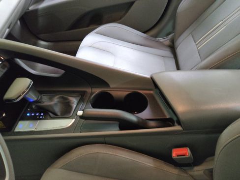 Used 2021 Hyundai Elantra SEL image 26