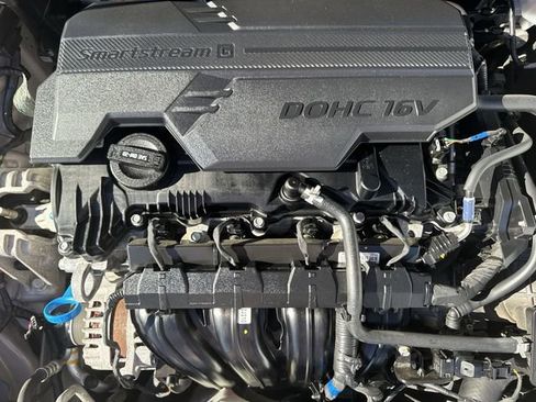 Used 2025 Hyundai Elantra SEL FWD image 30