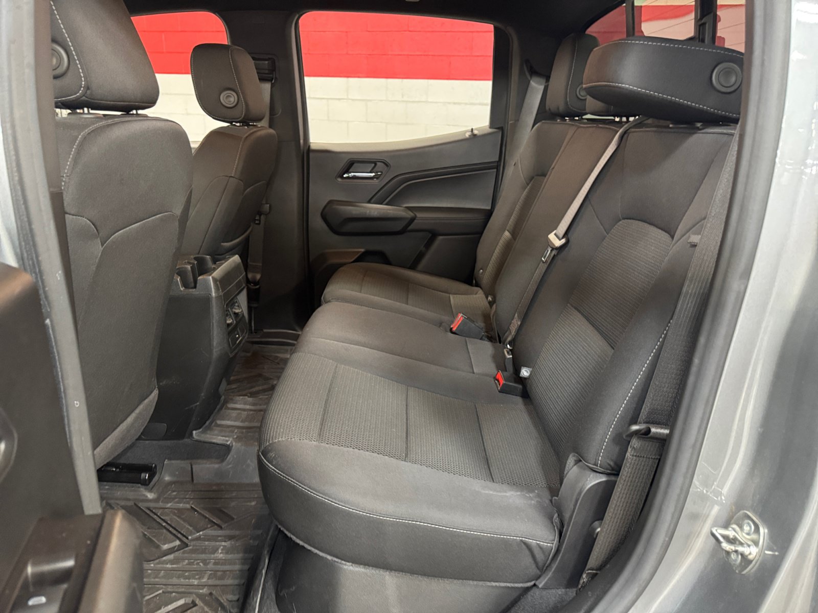 Used 2024 Chevrolet Colorado LT w/ LT Convenience Package II RWD image 17