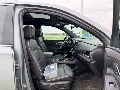 Used 2023 Chevrolet Traverse Premier AWD/4WD image 11