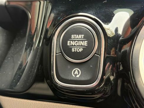 Certified 2025 Mercedes-Benz GLA 250 4MATIC image 26