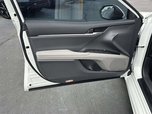 Used 2022 Toyota Camry XSE image 5