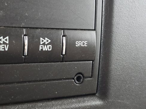 Used 2017 Chevrolet Express 2500 image 23