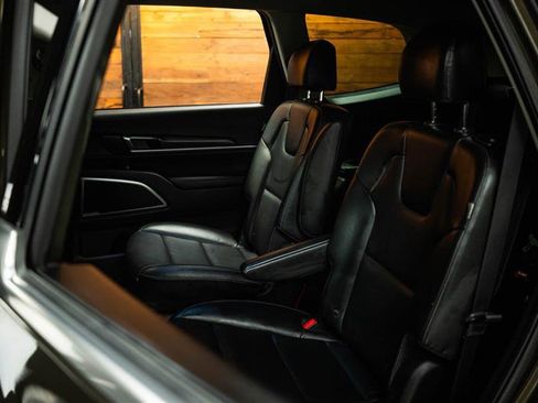Used 2025 Kia Telluride S image 11