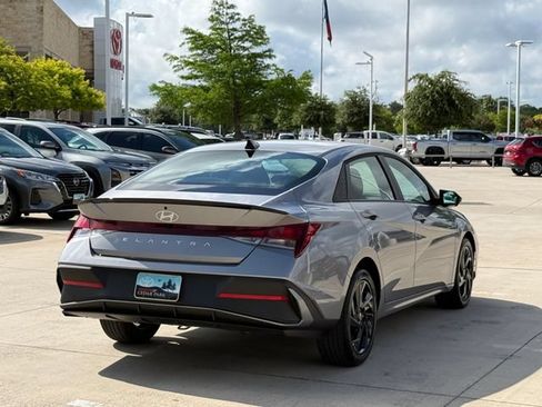 Used 2026 Hyundai Elantra Sport FWD image 4