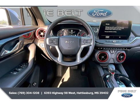 Used 2025 Chevrolet Blazer RS FWD image 5