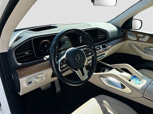 Used 2021 Mercedes-Benz GLS 580 4MATIC image 10