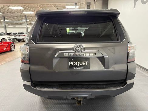 Used 2017 Toyota 4Runner SR5 AWD/4WD image 5