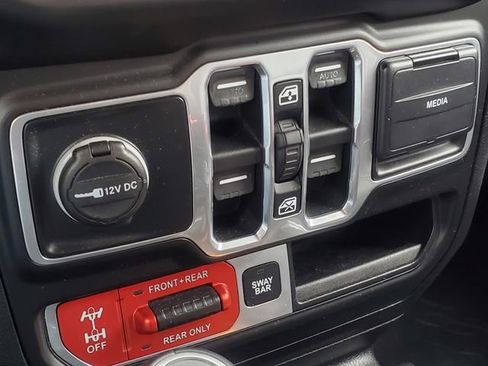 Used 2018 Jeep Wrangler Unlimited Rubicon w/ Dual Top Group image 28