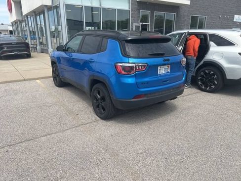 Used 2018 Jeep Compass Latitude w/ Popular Equipment Group AWD/4WD image 4