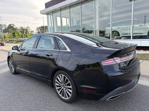 Used 2018 Lincoln MKZ Premiere FWD image 2