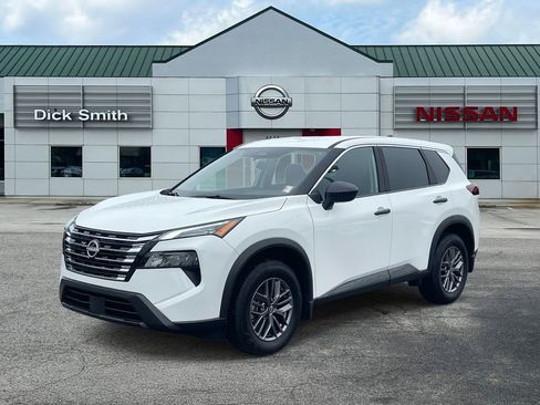 Used 2025 Nissan Rogue S image 3