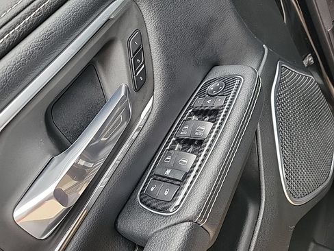 Used 2020 RAM 1500 Laramie AWD/4WD image 32