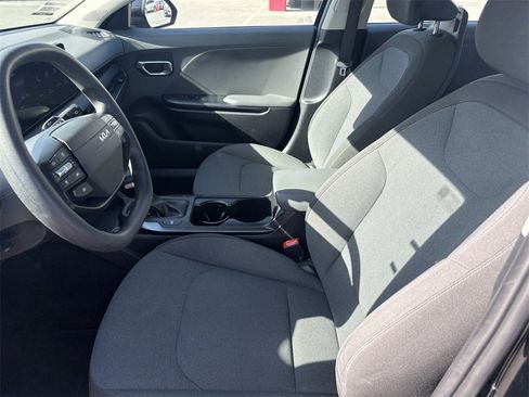 Used 2025 Kia K4 LXS image 6