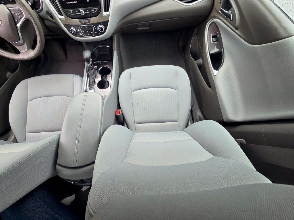 Used 2023 Chevrolet Malibu LT FWD image 14