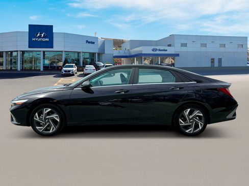 New 2025 Hyundai Elantra Limited image 3