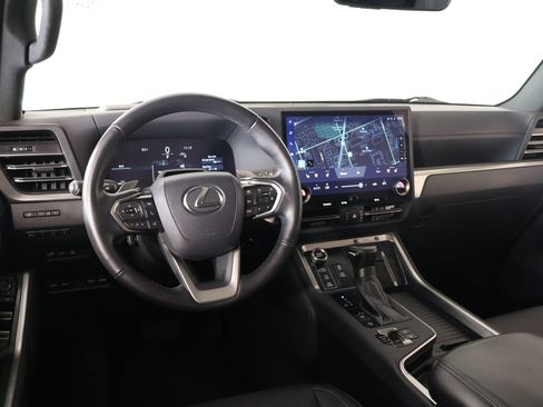Used 2025 Lexus GX 550 w/ Accessory Package (CT) AWD/4WD image 2