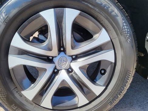 Used 2017 Toyota RAV4 LE image 13