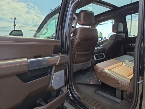 Used 2023 Ford F250 King Ranch w/ FX4 Off-Road Package AWD/4WD image 12