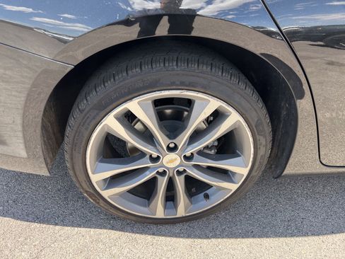 Used 2023 Chevrolet Malibu LT FWD image 12
