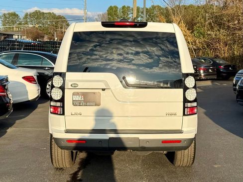 Used 2015 Land Rover LR4 HSE image 9