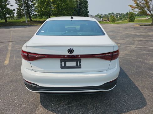 Used 2025 Volkswagen Jetta Sport FWD image 5