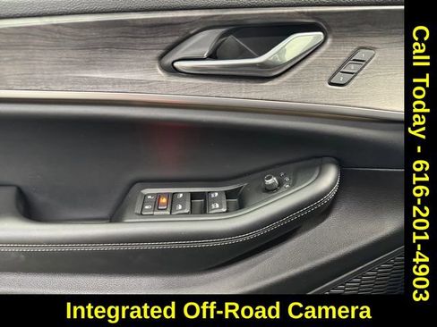 Used 2024 Jeep Grand Cherokee Limited w/ Luxury Tech Group II image 25