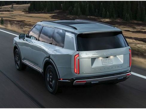 New 2027 Kia Telluride S image 4