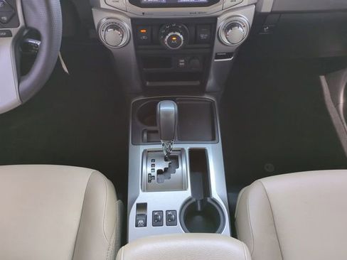 Used 2018 Toyota 4Runner SR5 Premium image 19